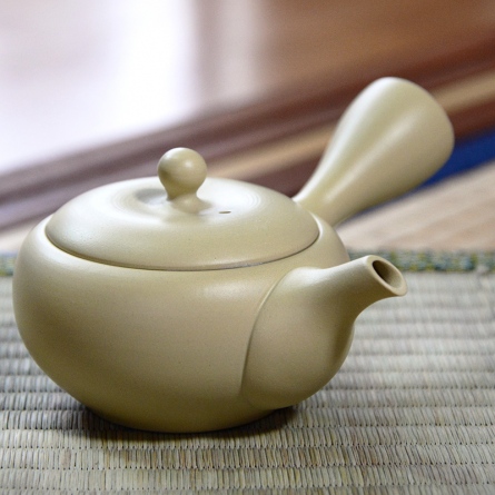 Buy Takasuke Ivory Kyusu Small Teapot Yokode kyusu - Sazen Tea