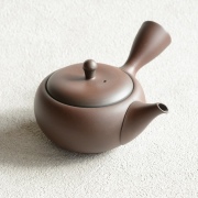日本の急須と茶器をどうぞ - Sazen Tea